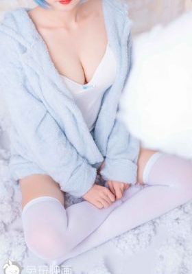 变成黑皮辣妹后朋友做_国产剧电影在线看